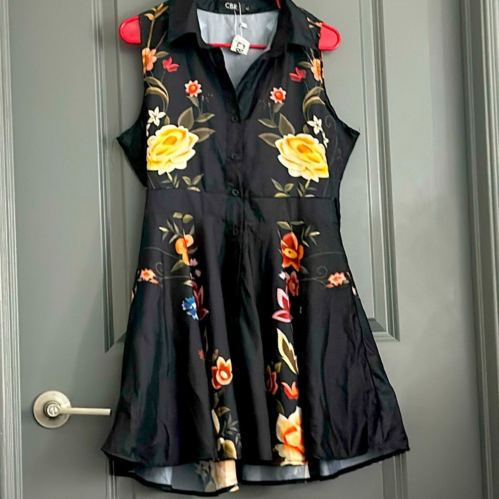 Beautiful New black/floral sleeve less dress